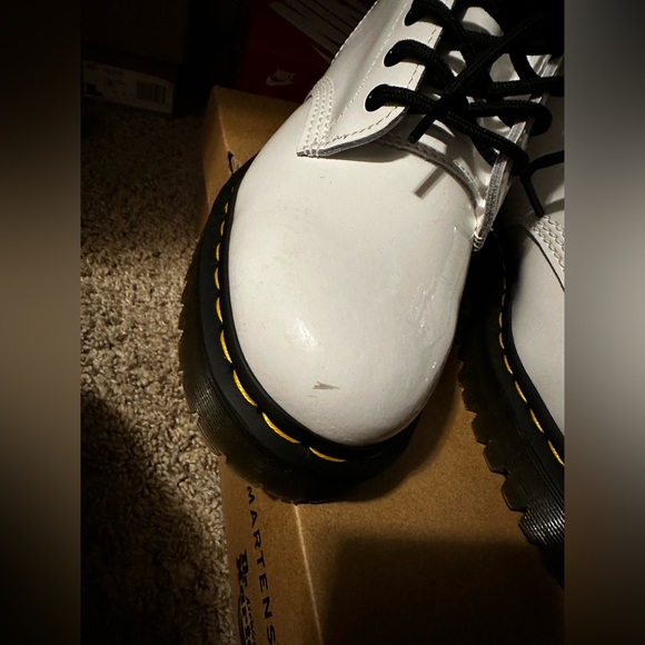 DOC MARTENS, SIZE 9 - Picture 5 of 5